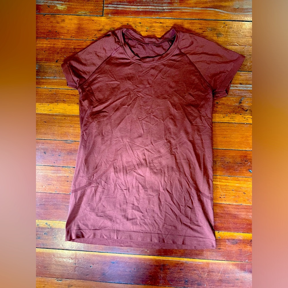 Lulu lemon Swiftly Tech Short-Sleeve Shirt 2.0
Hip Length